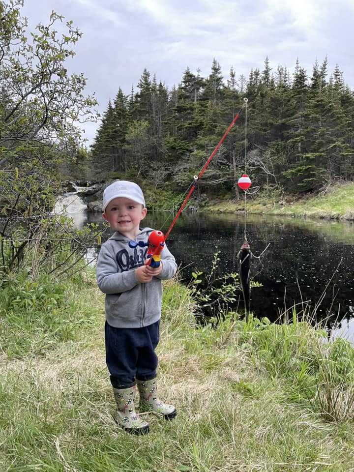 Adorable little boy makes big catch and his priceless reaction